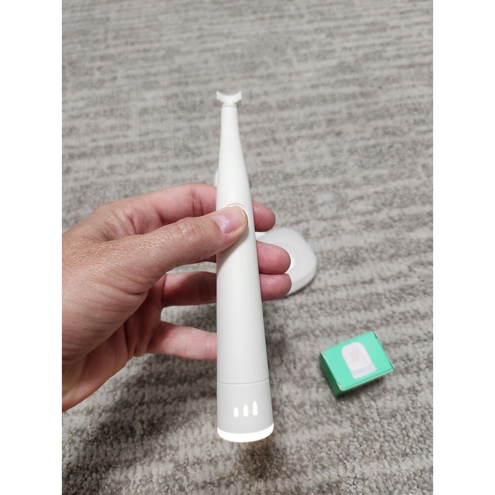 FLAUS electric flosser with charger, mirror mount, 450 new replacement heads - Picture 7 of 10